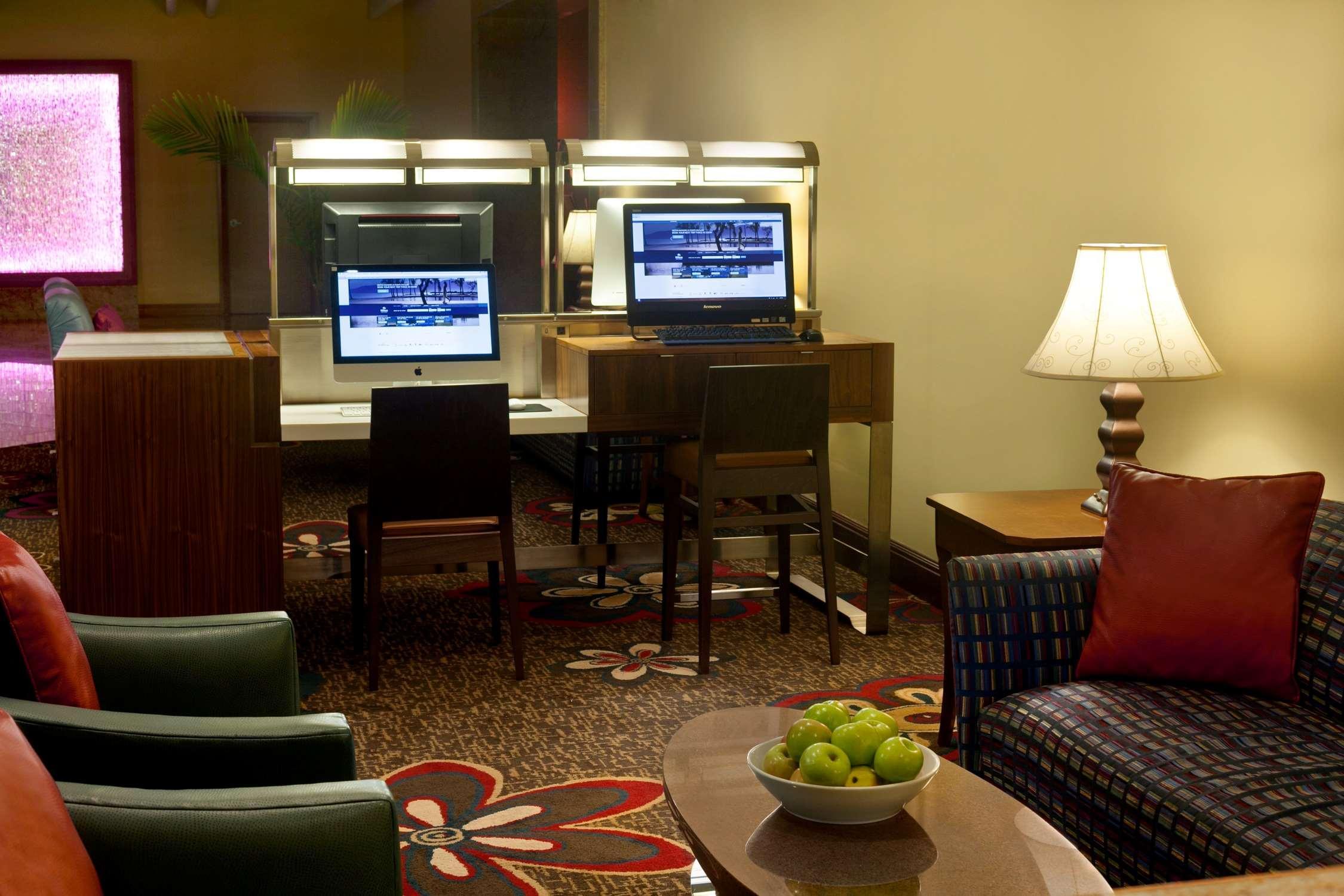 Отель Hilton Мемфис Экстерьер фото